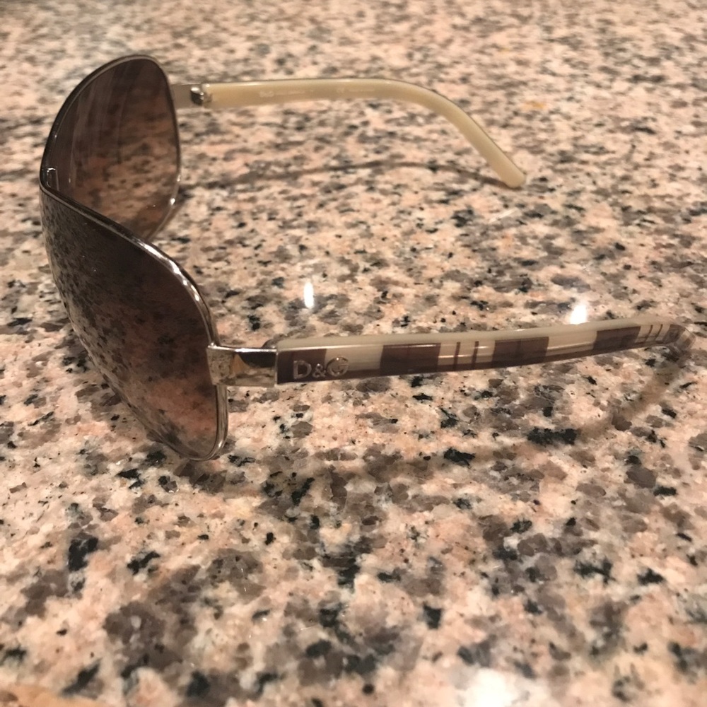DOLCE AND GABBANA sunglasses - Picture 2 of 4