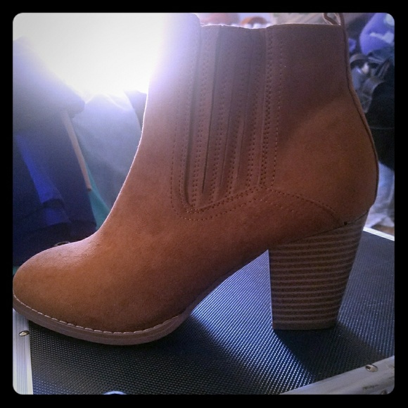tan  booties - Picture 1 of 3
