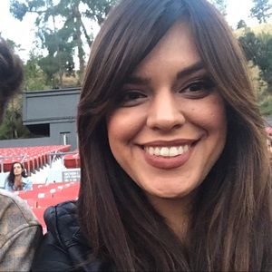 Meet your Posher, Cassandra