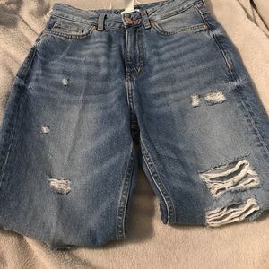 Distressed jeans •NWOT