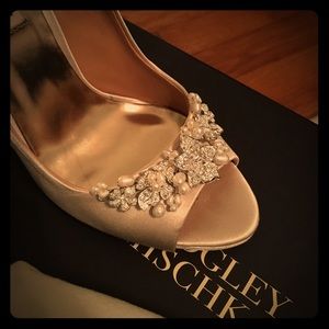 ‼️MAKE ME AN OFFER ‼️Badgley Mischka wedding shoes