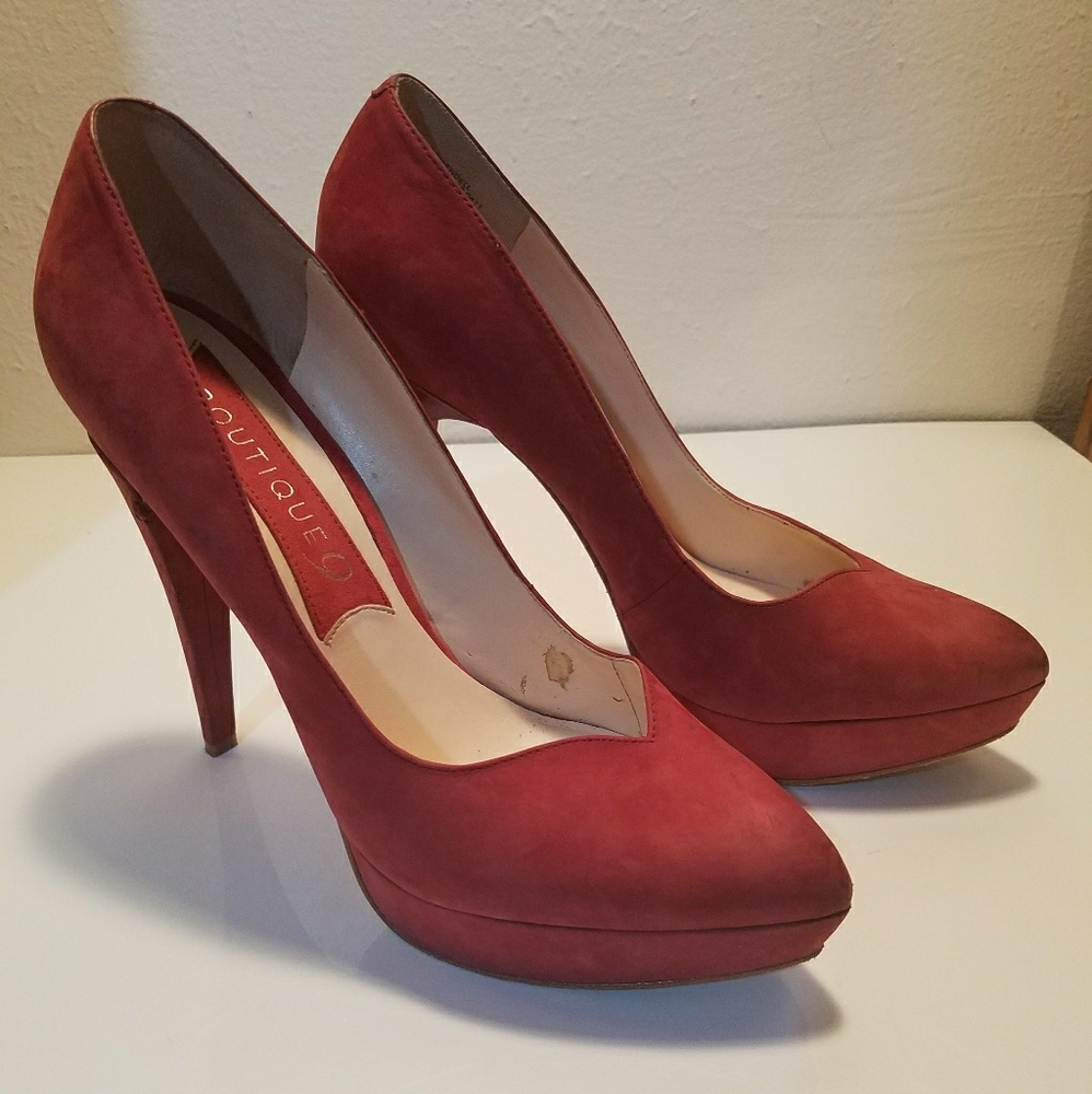 Boutique 9 Designer Brick Red Suede Platform Pumps