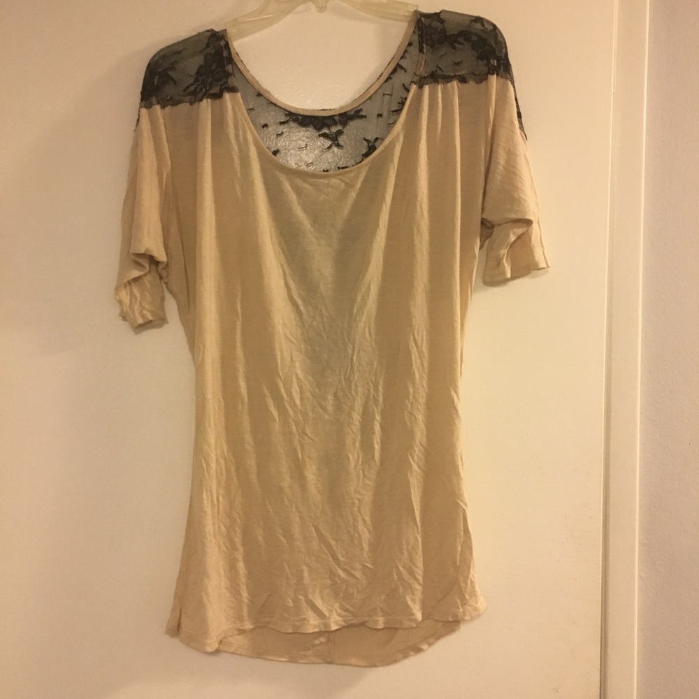 3/4 sleeve blouse with lace detail