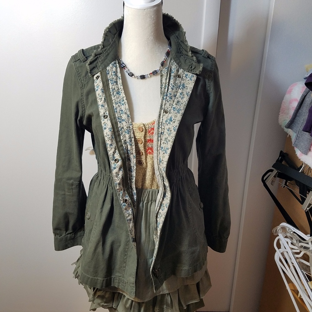 Elle Rolled Sleeve Light Jacket - Picture 1 of 6