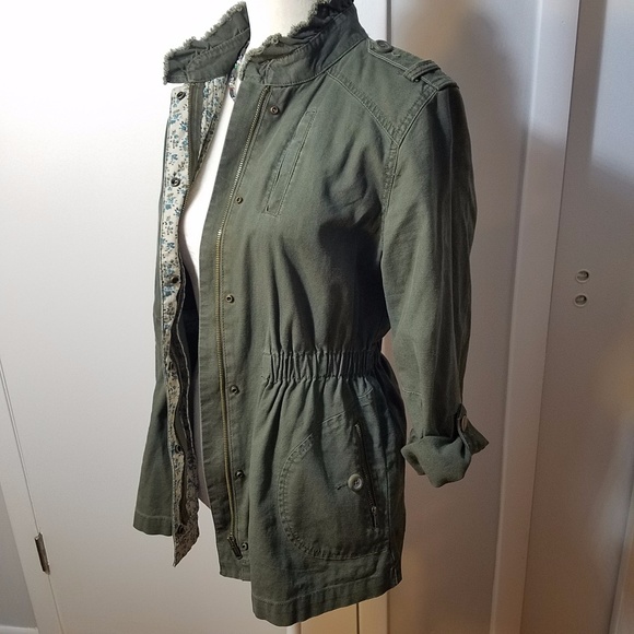 Elle Rolled Sleeve Light Jacket - Picture 5 of 6