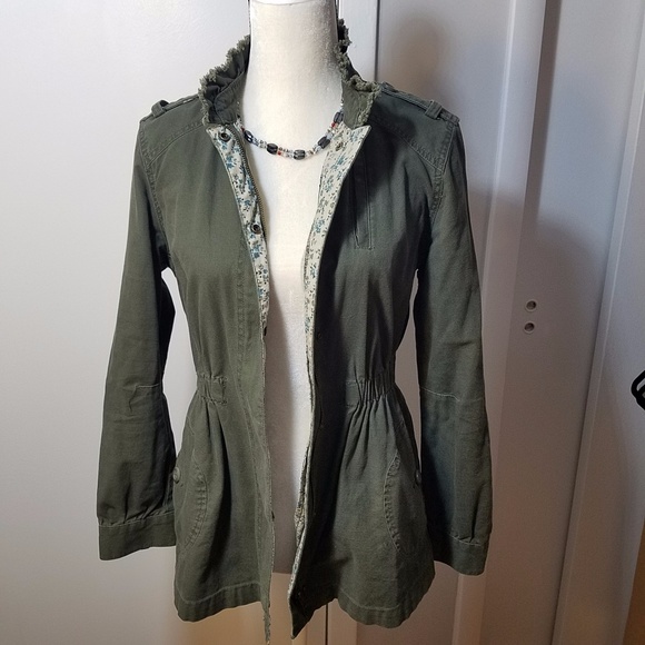 Elle Rolled Sleeve Light Jacket - Picture 2 of 6