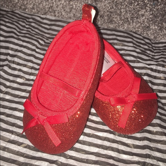 Gorgeous Red Glittery Crib Slippers with Bows NWOT - Picture 2 of 4