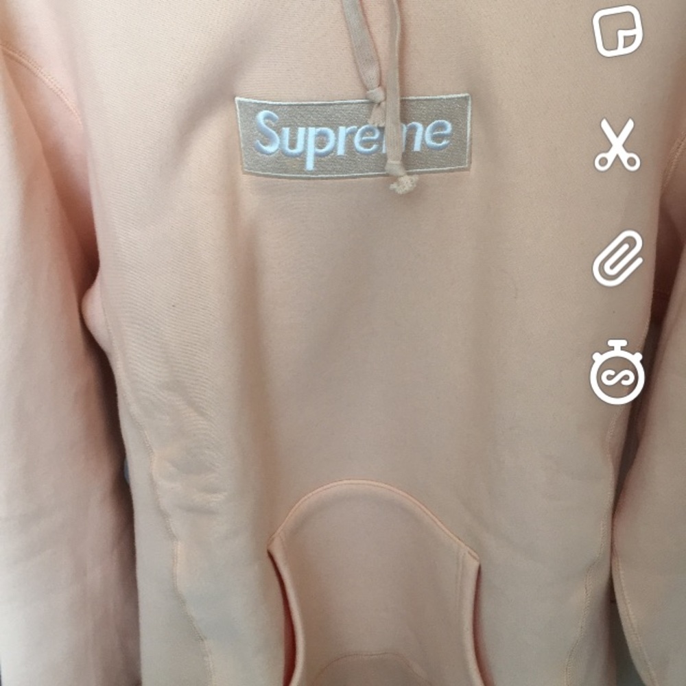 Supreme peach box logo