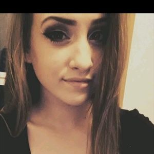 Meet your Posher, Alexis