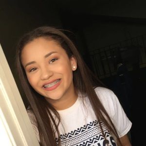 Meet your Posher, Alyssa