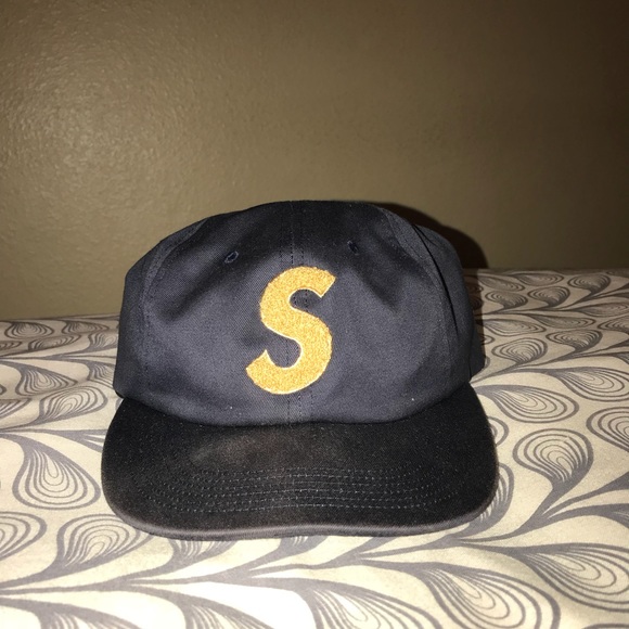 s logo supreme hat