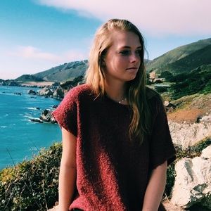 COZY SHORT SLEEVE SWEATER