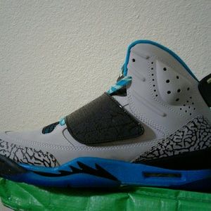 SOLD-Brand New Air Jordan's Size 7Y