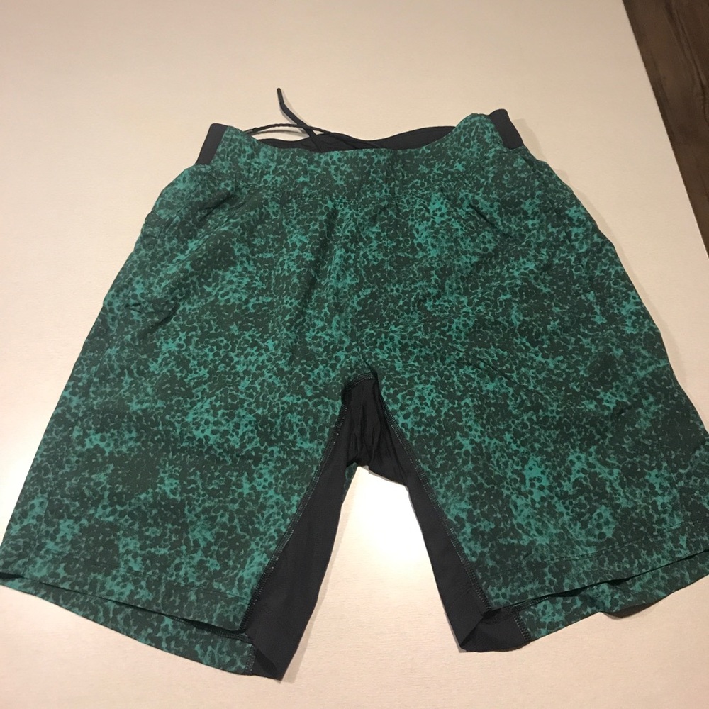 Men's medium T. H. E. Lululemon shorts