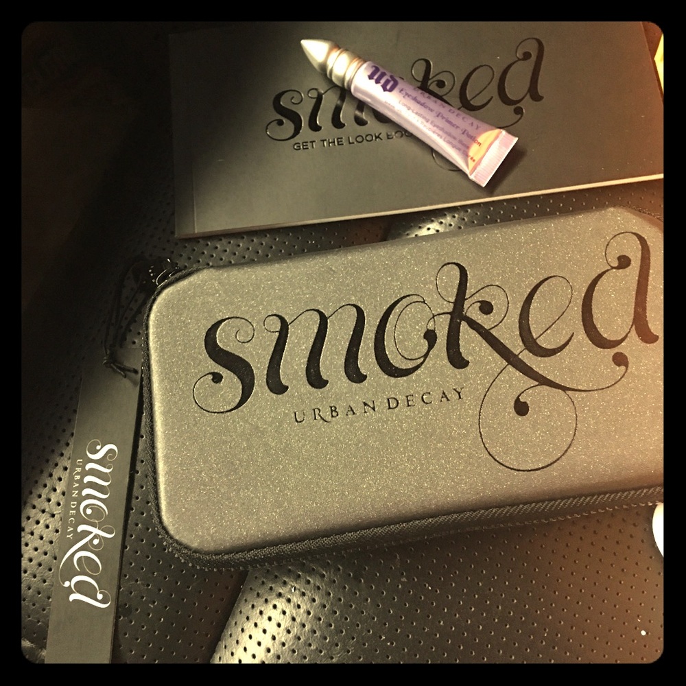 Urban Decay "SMOKED" Palette LMTD.
