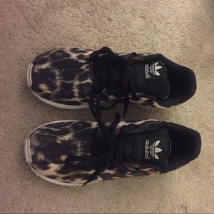 Adidas kids Flux's. Leopard print size 3