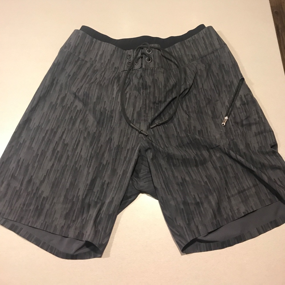 Men's lululemon gray striped swimsuit