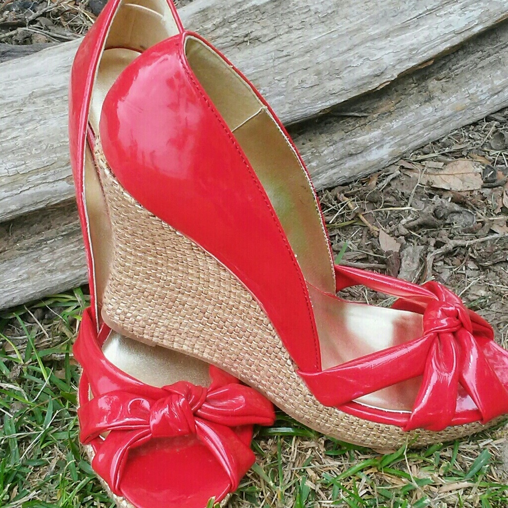 Diva DNA 🔥RED HOT🔥Wedges