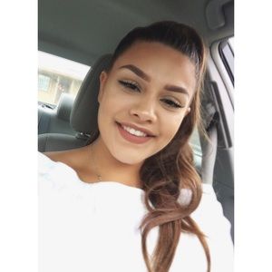 Meet your Posher, Emily