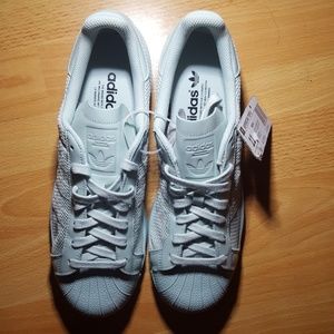 Adidas superstars