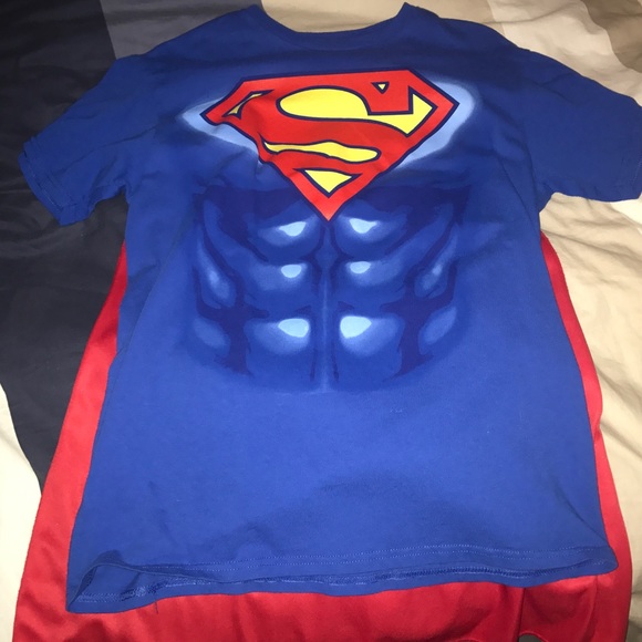 Superman T-Shirt w/ Cape - Picture 1 of 2