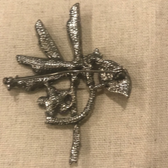 ❌SOLD❌🔻✂️ Pretty Dragonfly rhinestone pin - Picture 2 of 2