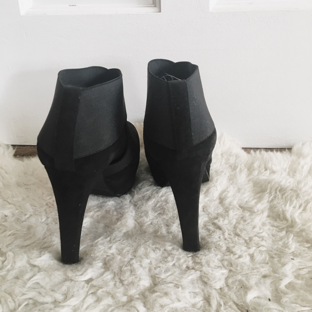 Stuart Weitzman stiletto ankle booties - Picture 4 of 6