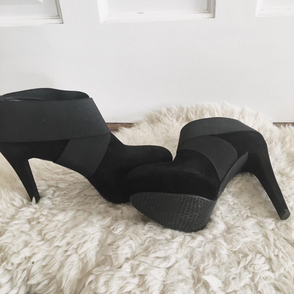 Stuart Weitzman stiletto ankle booties - Picture 5 of 6