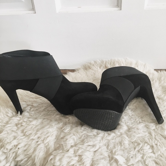 Stuart Weitzman stiletto ankle booties - Picture 5 of 6