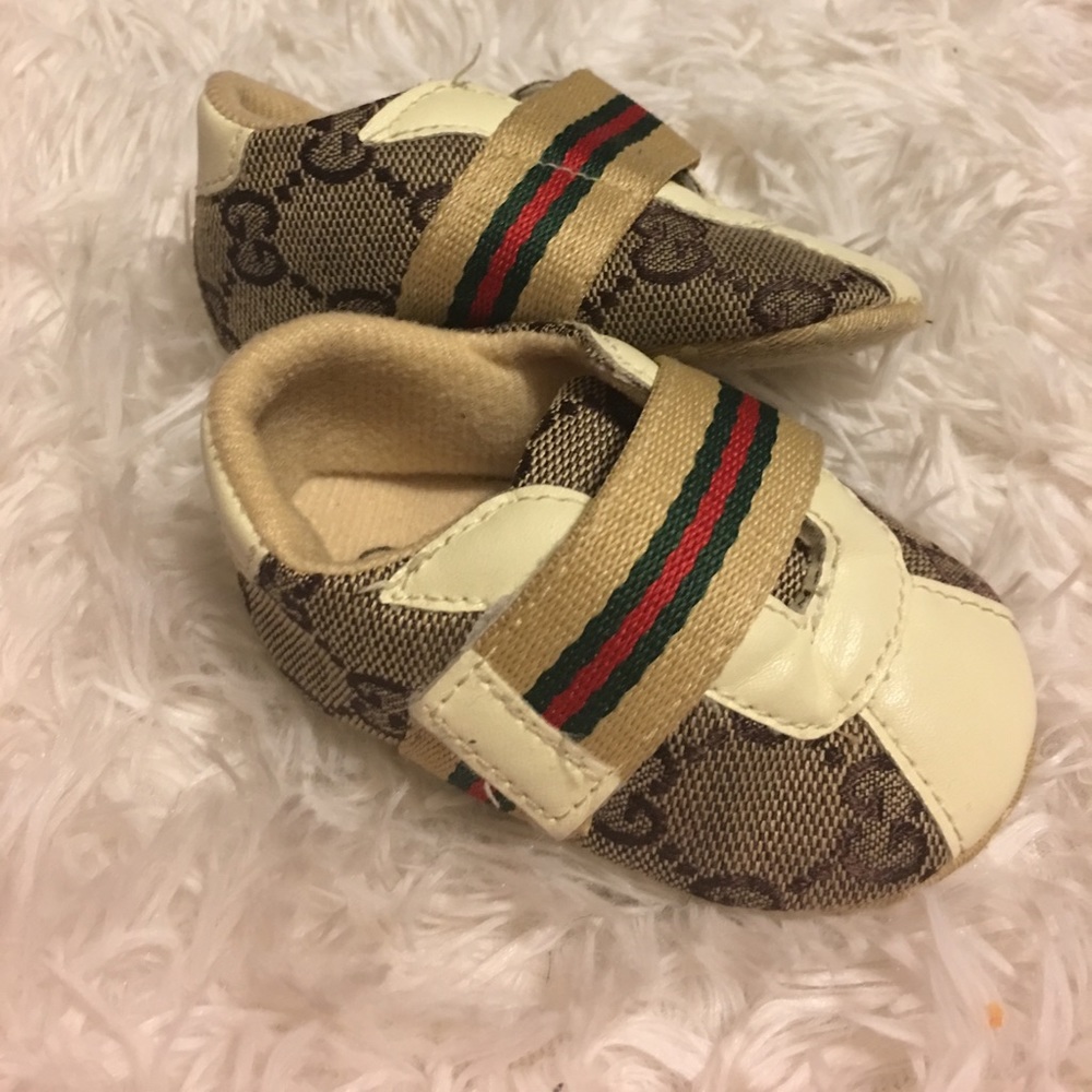 Baby Gucci Velcro shoes