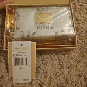 Michael Kors Wristlet