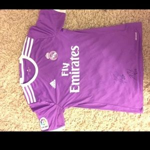 Real Madrid jersey signed by Bale and Kovasic