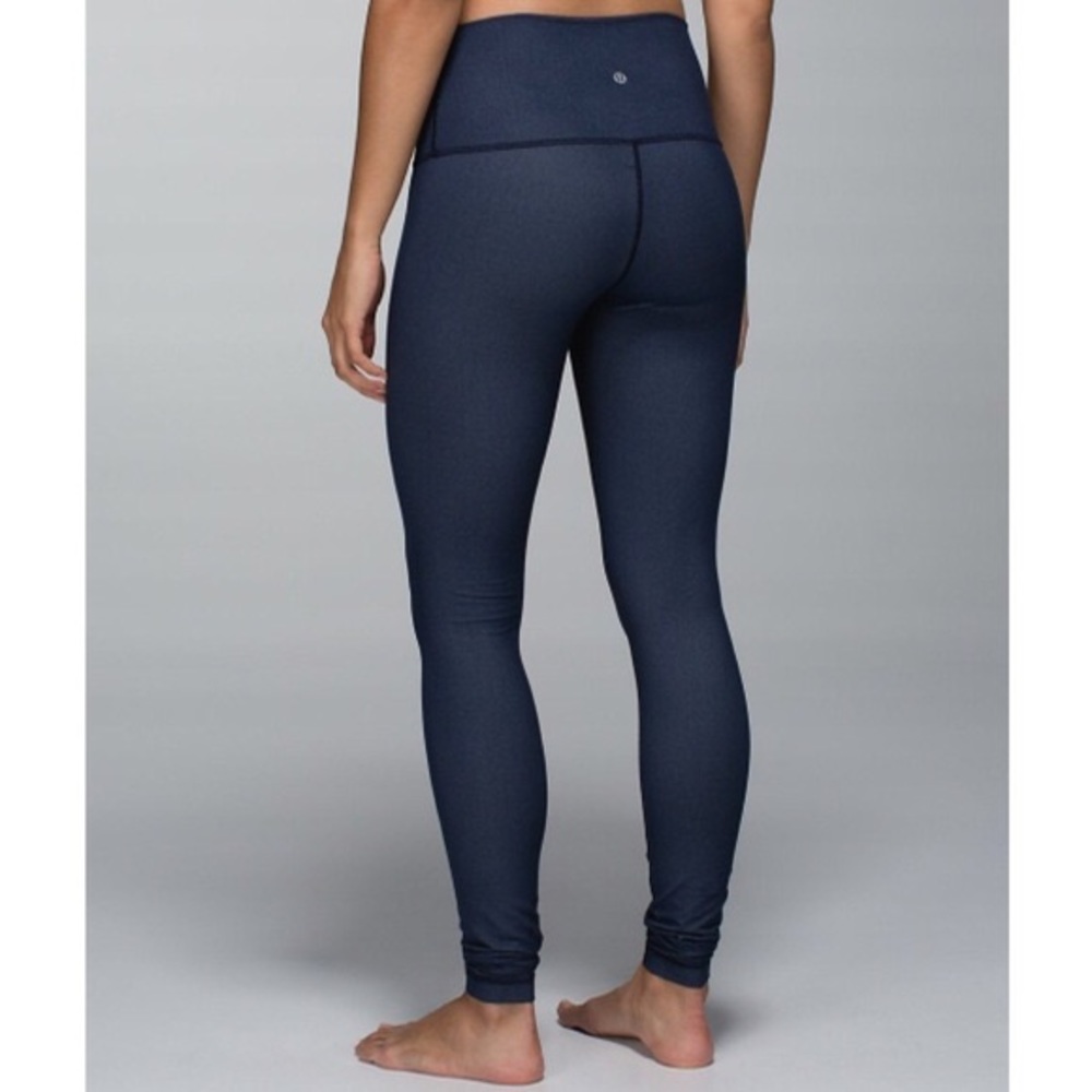 •SALE• Lululemon Wunder Under roll down sz 4