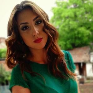 Meet your Posher, Venessa
