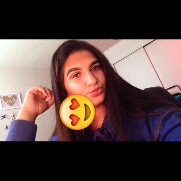 Meet your Posher, Paige - Picture 1 of 1