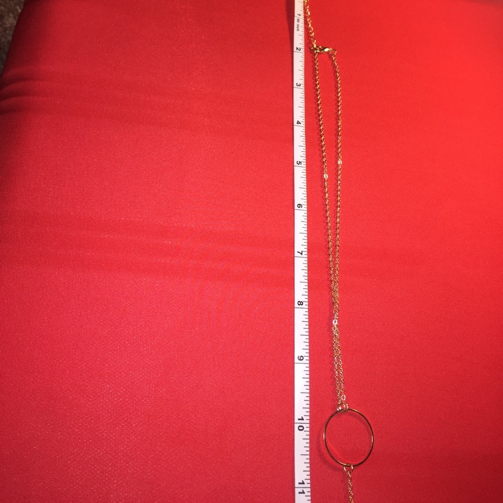 Gold circle and bar Y necklace - Picture 4 of 6