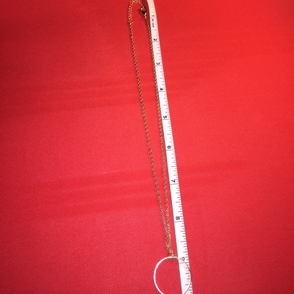 Gold circle and bar Y necklace - Picture 6 of 6