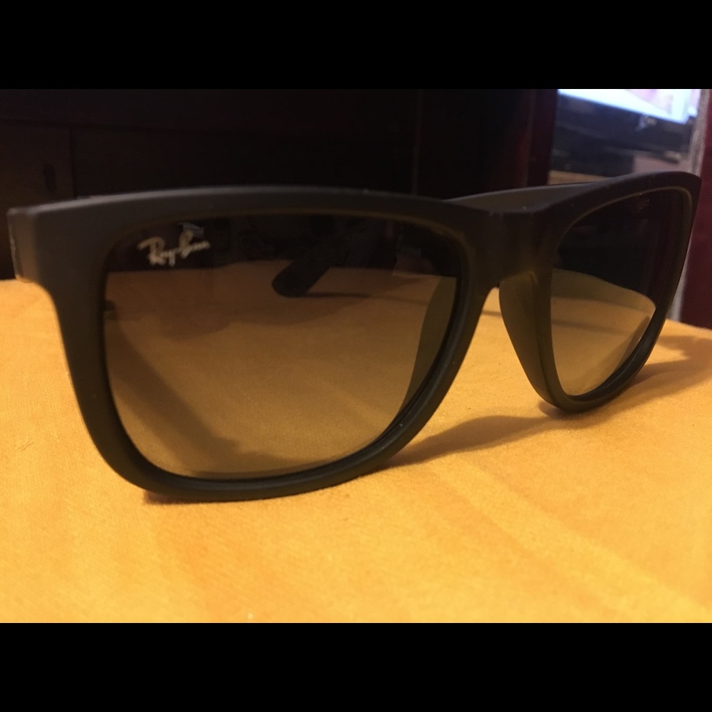 Like new Justin black RayBans