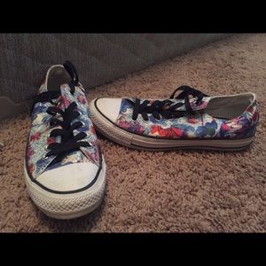8 women's converse