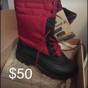 NWT Red snow boots