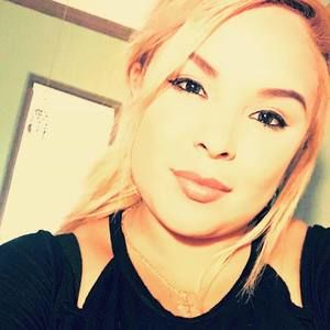 Meet your Posher, Mia