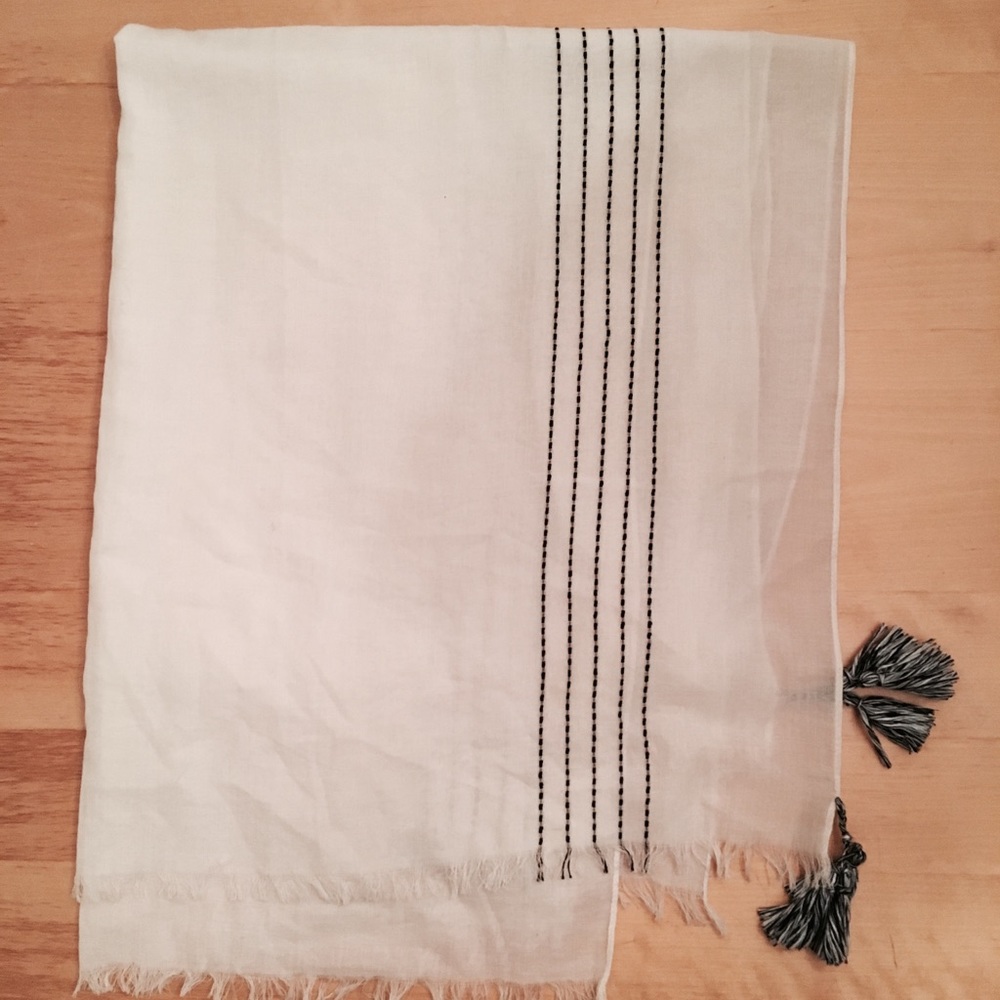 Large scarf/wrap with black stitching and tassels