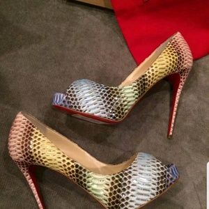 Christian Louboutin VERY PRIVE heels