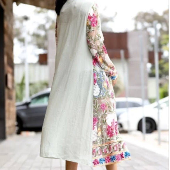 FLASH SALE!!!  FLORAL EMBROIDERED LONG CARDIGAN~ - Picture 2 of 4
