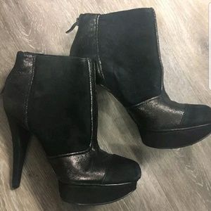 BCBG Suede Leather Black Ankle Boots Sz 8