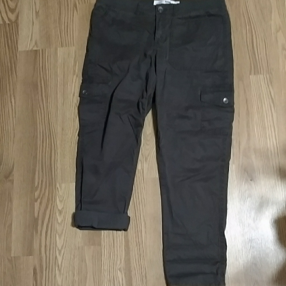 NWOT Dark green Sonoma capris