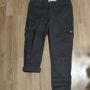 NWOT Dark green Sonoma capris