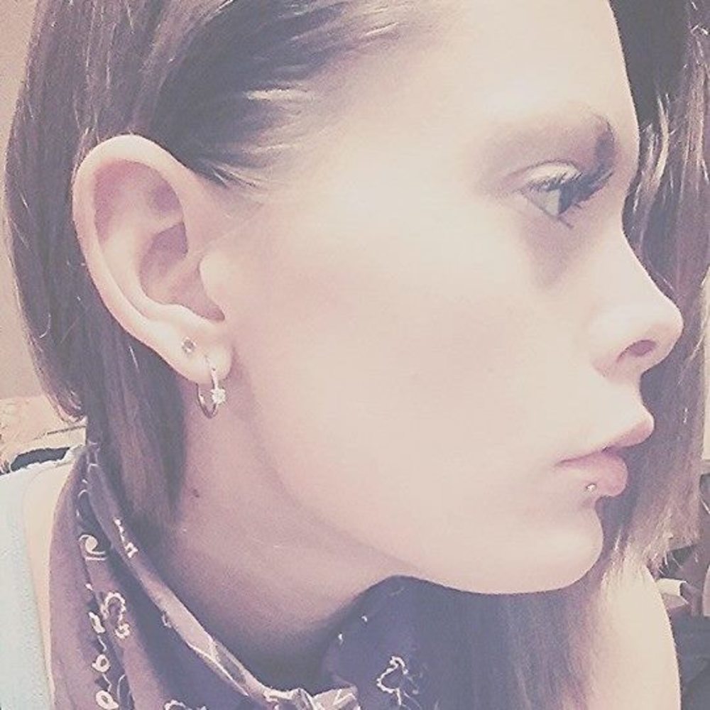 Meet your Posher, Tia