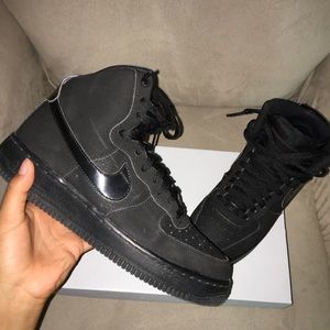 all black Nike air force 1 high