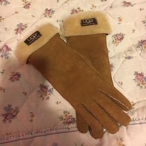 Ugg gloves